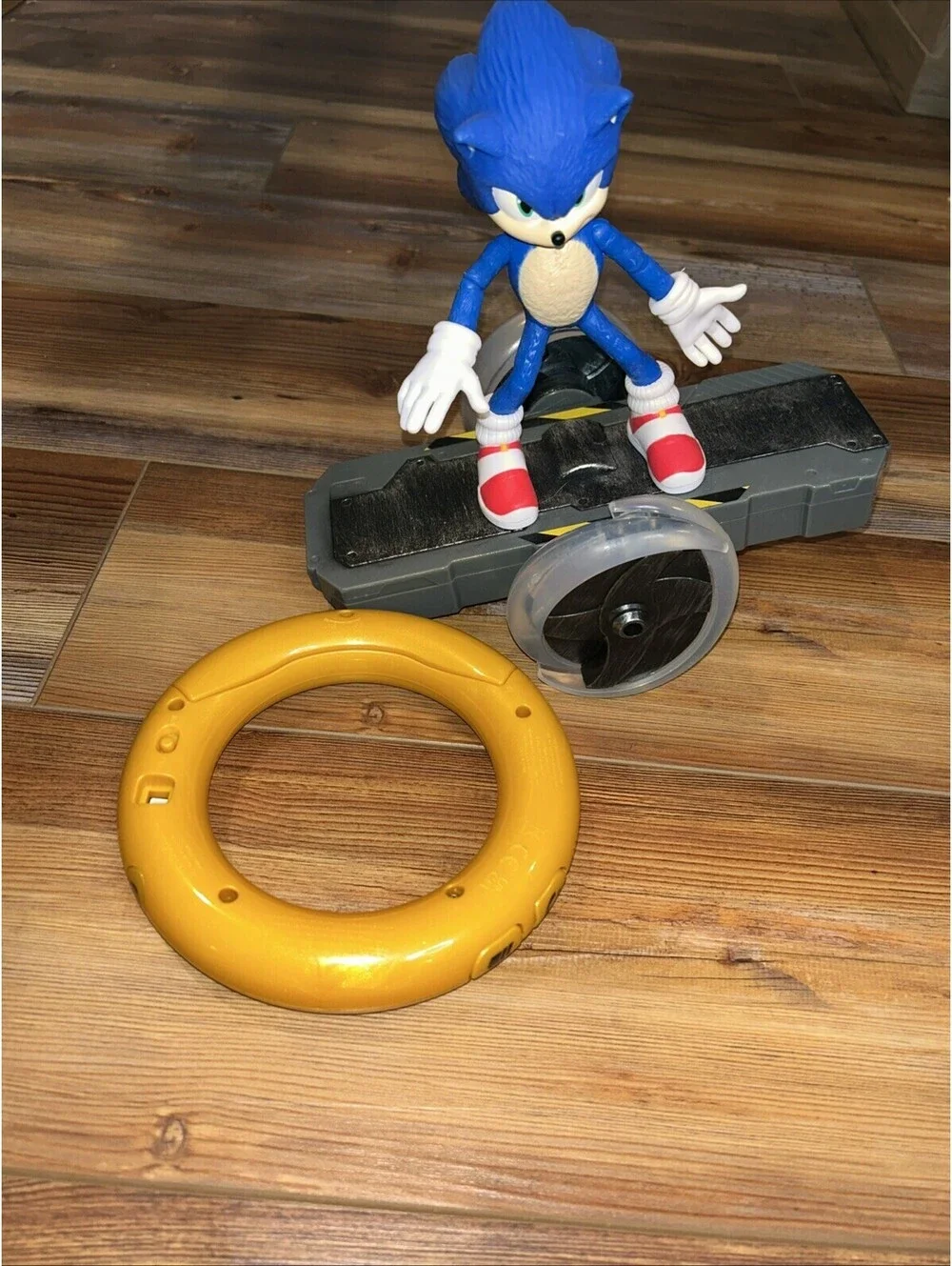Sonic The Hedgehog Speed R/C [Light Up Wheels, 2.4 GHz]